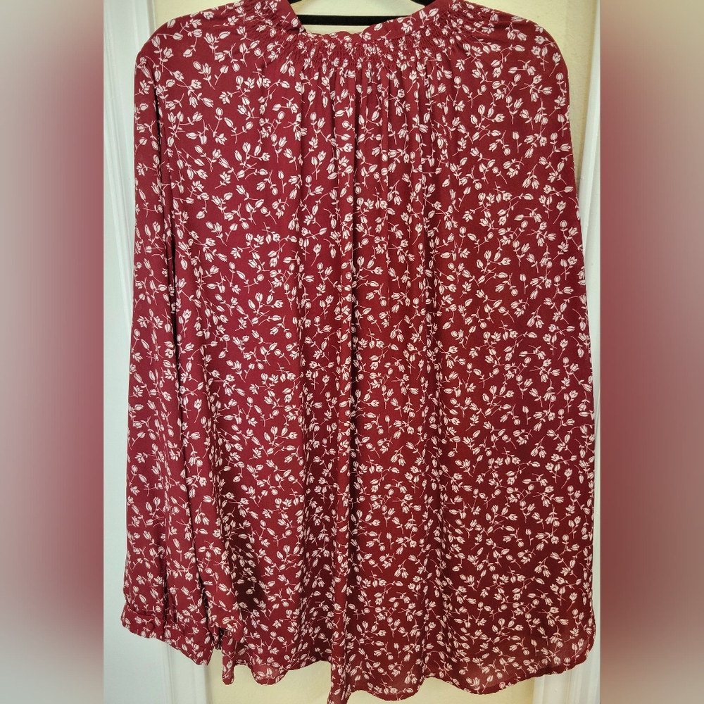Justify Spilt Pleated Tie Neck Blouse Plus Size 3X Burgundy and White Fl… - Picture 4 of 4